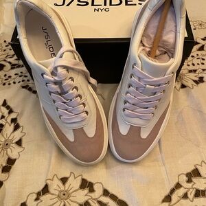 NIB J/SLIDES WHITE SAND NAPPA SUEDE GABBIE Size 6.5